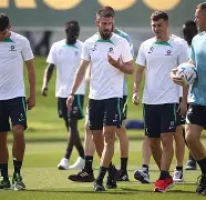 关于赛前波尔图备战荷甲，防线松动细节曝光，媒体盛赞，临场指挥获称赞的信息-友博网站